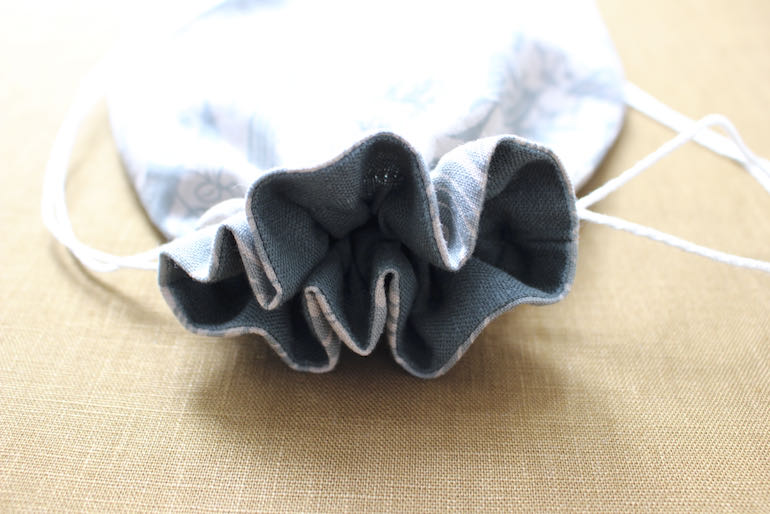 リネンプリントお隣草<br />巾着セットフラックスグリーン